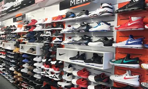 Shop women&39;s shoes, clothing and accessories from top brands like Nike, Jordan, adidas, PUMA, Under Armour & more. . Hibbett shoe store